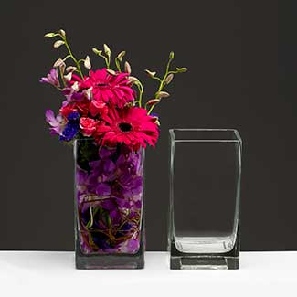 GLASS   8.25" X 4.25" X 4.25" VASE